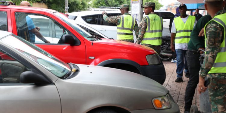 Infractores pagarán recargo por multas al violar ley de tránsito