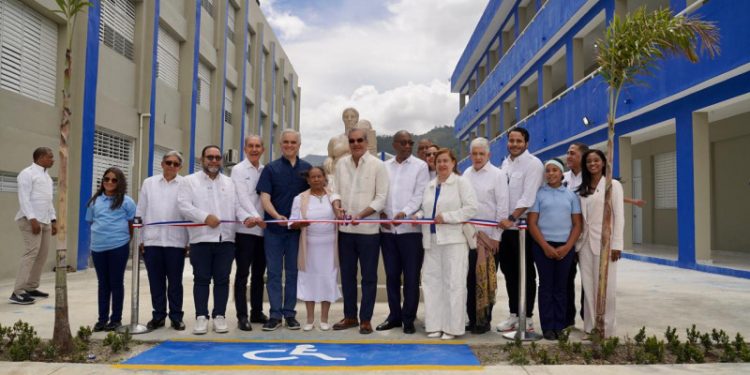 Inauguran centro educativo y liceo en Constanza