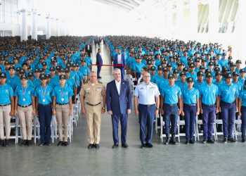 Presidente Abinader encabeza graduación de más de 5 mil jóvenes del Servicio Militar Voluntario