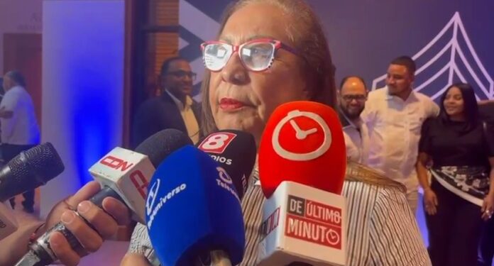 Gobernadora de Santiago respalda sanciones a funcionarios que no presenten su declaración jurada de patrimonio