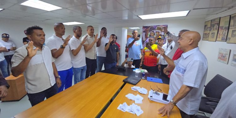 José Luís Aracena reelecto como presidente de ABASACA para el periodo 2025-2027, con apoyo unánime de los 53 clubes afiliados a la institución