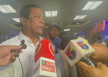 Víctor D´Aza apoya modificación a Ley 176-07 que busca ajustar presupuesto de los ayuntamientos del país