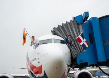 David Collado inaugura vuelo a Nueva York de Arajet