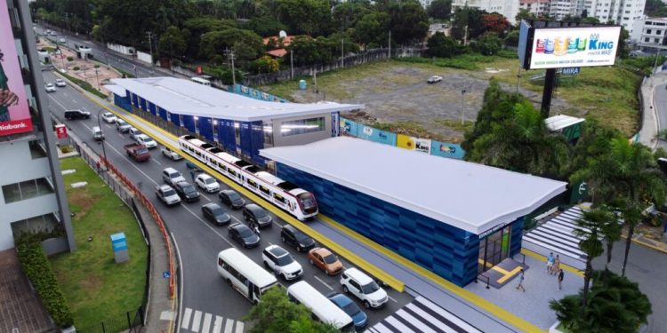 Gobierno recibirá informe final del tren metropolitano en la primera semana de julio