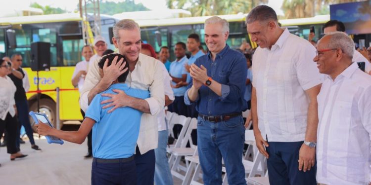 Transporte Estudiantil llega a Samaná con 43 autobuses