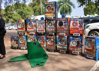 Fiscalía encabeza demolición de máquinas tragamonedas incautadas en distintos operativos en Santiago