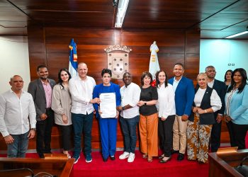 Ayuntamiento de Santiago declara a La Sophy como Visitante Distinguida por su legado musical y su amor por República Dominicana