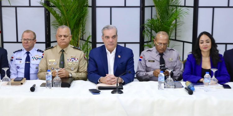 Presidente Abinader encabeza reunión de seguimiento al Plan de Seguridad Ciudadana