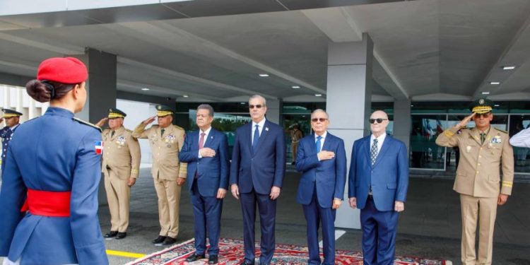 Abinader y expresidentes dominicanos piden a líderes mundiales una misión híbrida en Haití