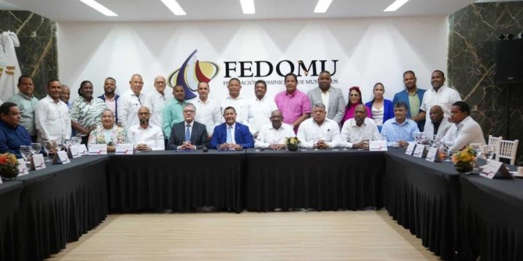 Proyecto piloto integra a privados de libertad en labores comunitarias en Santo Domingo