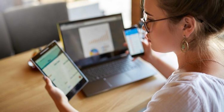 Los trabajadores con más de un empleo aumentan 15.6 % a marzo