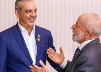 Abinader y Lula da Silva abordan la crisis haitiana en reunión en Brasil