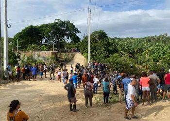 Arrestan a sacerdote y comunitarios durante desalojo en Puerto Plata