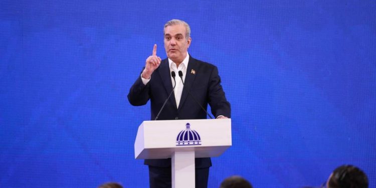 Abinader sobre declaración jurada de patrimonio: tiene que cumplirse la ley sí o sí