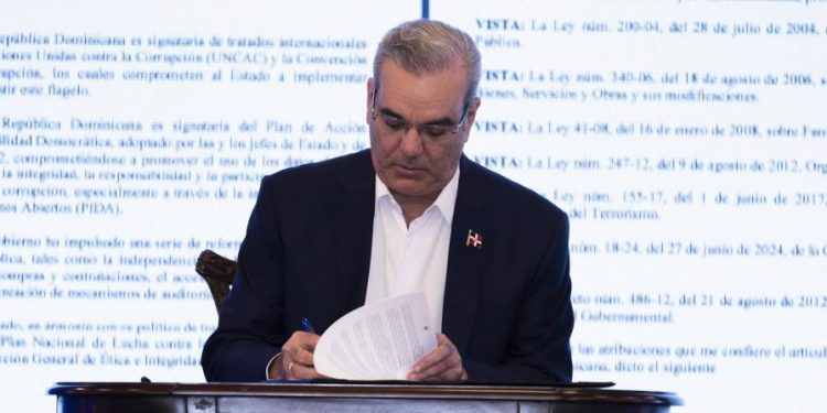 El presidente Luis Abinader ha emitido más de 3,700 decretos en los últimos cinco años