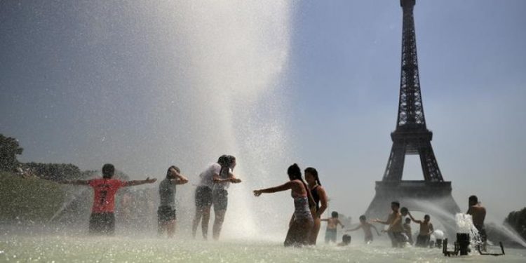 Los franceses no instalan aires acondicionados pese al intenso calor: ¿Por qué?