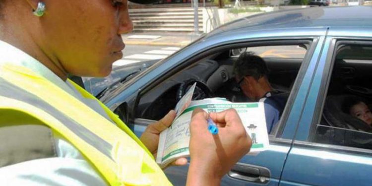 Hombres lideran las infracciones: Multas de tránsito sin pagar superan los RD$8,000 millones