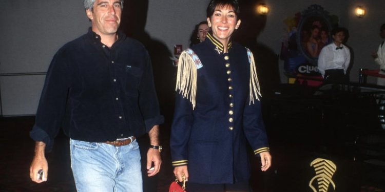 Trump defiende a su fiscal de los ataques de sus propios simpatizantes por el caso Epstein