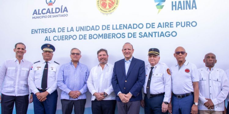Alcalde Santiago dice en 3 semanas reinician estación de bomberos
