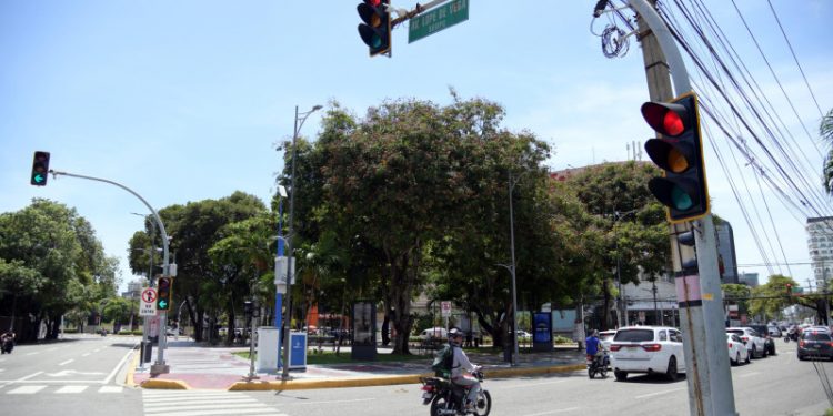 Estado se querella en caso de contrato de semáforos