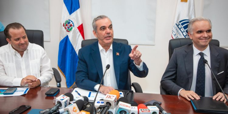 Gobierno garantiza cupos para todos los estudiantes