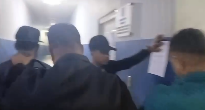 Se entregan tres de los cinco presos que escaparon de destacamento policial en Moca