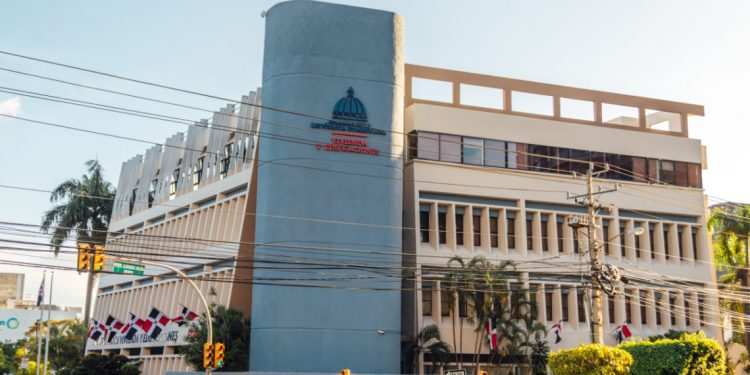 Cámara de Cuentas emite opinión sin salvedades sobre manejo de fondos en el MIVHED