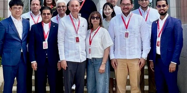 García Fermín: «RD y Huawei exploran iniciativas para transformar educación superior»