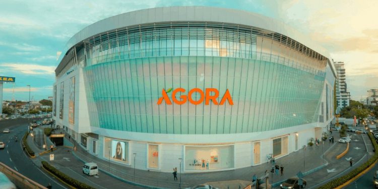 Un joven se lanzó desde los parqueos de la plaza Ágora Mall
