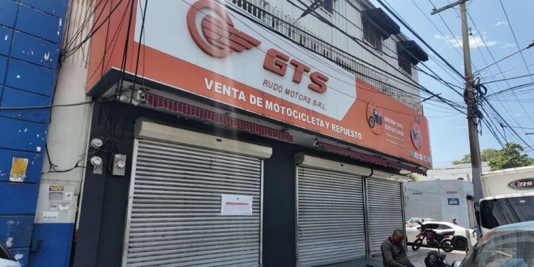 Ciudadanos ven positivo cierre de tiendas en la Duarte por violaciones laborales