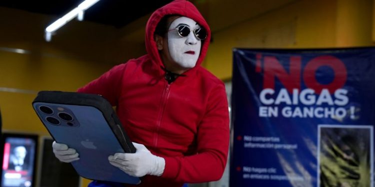 Indotel promueve campaña «No caigas en gancho» sobre llamadas fraudulentas