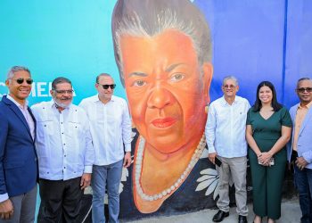 Alcaldía de Santiago inaugura el “Paseo de los Maestros” y devela mural en honor a educadores ejemplares