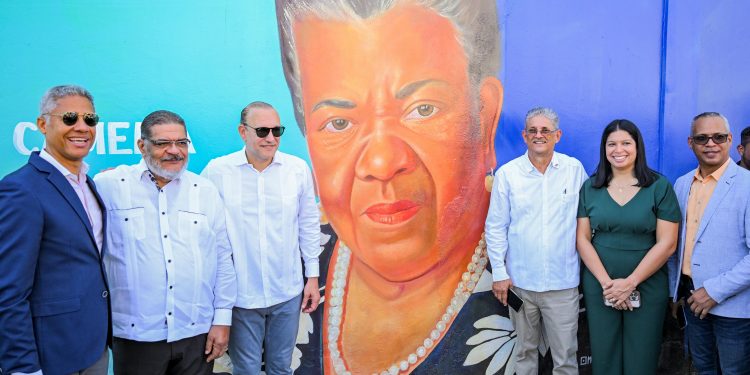 Alcaldía de Santiago inaugura el “Paseo de los Maestros” y devela mural en honor a educadores ejemplares