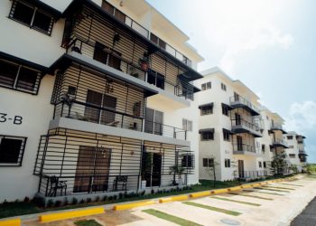 Con una inversión de RD$182 millones, Abinader entrega 72 nuevos apartamentos en Boca Chica