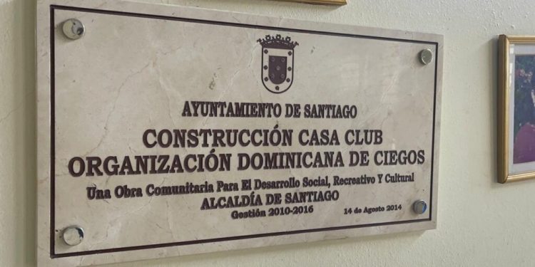 Desconocidos roban en local de organización de ciegos en Santiago