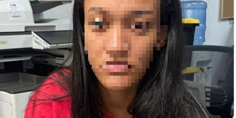 Arrestan a mujer acusada de agredir con un bisturí a otra en Santiago