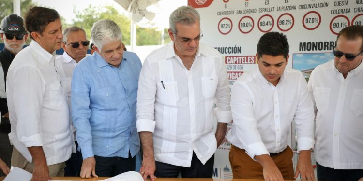 Presidente Luis Abinader supervisa avances del Monorriel de Santiago