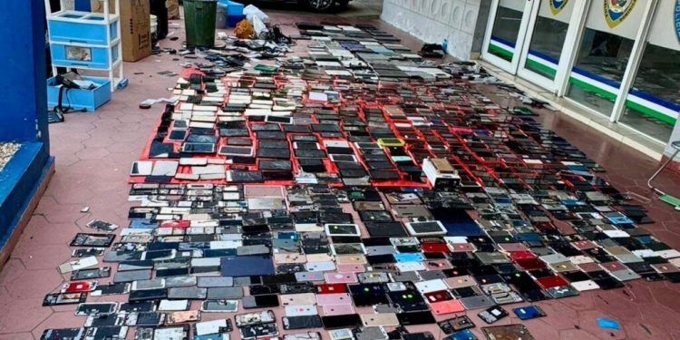 Desmantelan decenas de equipos electrónicos robados en presunto centro de acopio en Santiago