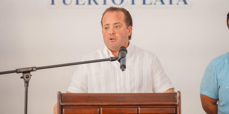 Paliza reitera Teleférico de Puerto Plata no será privatizado; anuncia será rehabilitado