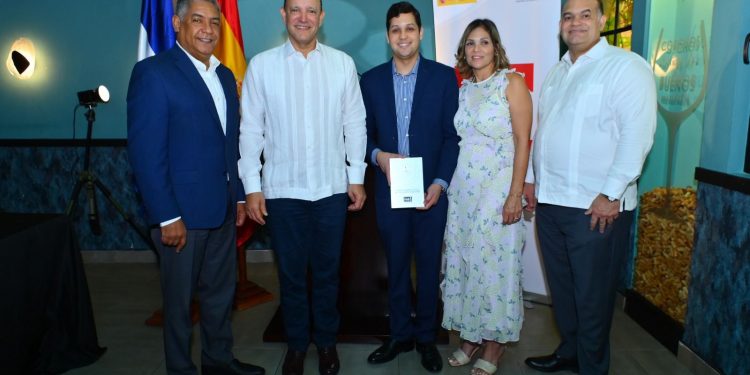 Restaurante Barceloneta obtiene certificación de excelencia en cocina española, la primera en Santiago