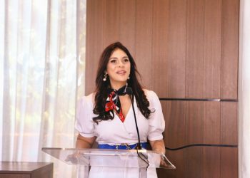 Nikauly De La Mota presenta propuesta marca país y regresa a la televisión con “Arriba y Alante RD”