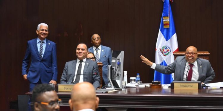 Diputados completan la lectura del Código Penal y se preparan para el debate y aprobación