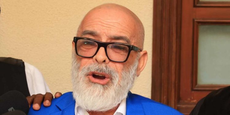 Abogado desmiente retiro de querellas contra Ángel Martínez: "No es verdad que haya acuerdo"