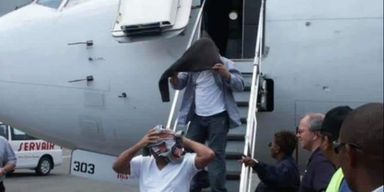 Llega un nuevo grupo de dominicanos deportados desde Estados Unidos