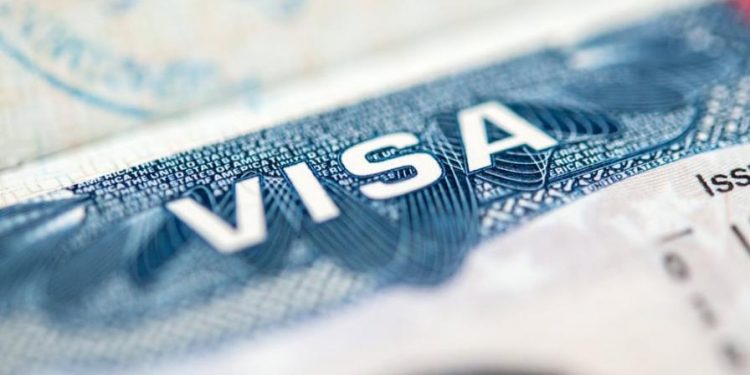 EE. UU. impondrá una "tarifa de integridad" adicional de US$250 para las visas de paseo