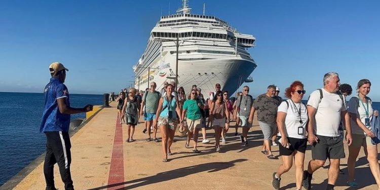 La República Dominicana recibe hasta cinco veces más cruceristas en menos de una década