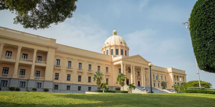 Presidente Luis Abinader anuncia cambios en su gabinete mediante el Decreto 461-25