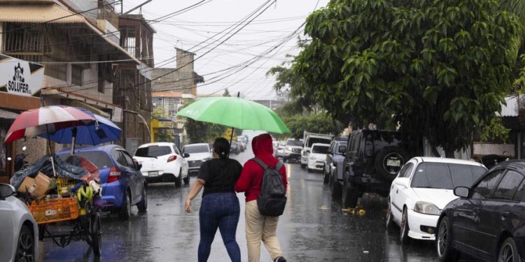 Onda tropical provocará lluvias y condiciones inestables en varias regiones del país este sábado