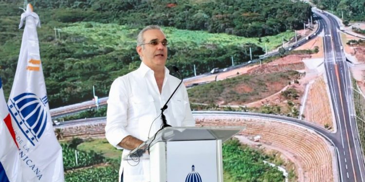 Abinader inaugura Circunvalación de Baní conecta el Sur del país