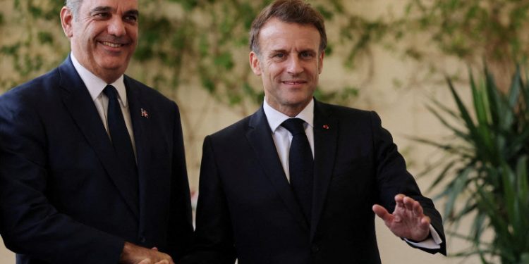 Abinader anuncia posible visita de Macron para inaugurar el Monorriel de Santiago en 2026